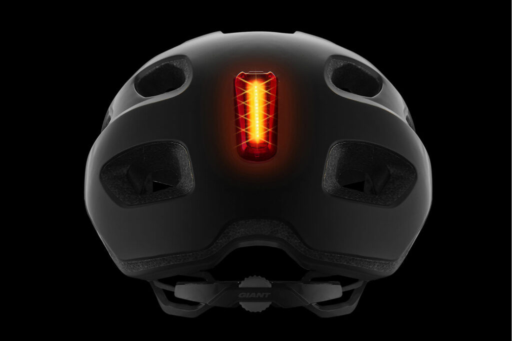 Giant_Rev_Comp_Helmet_Light_Attached.jpg