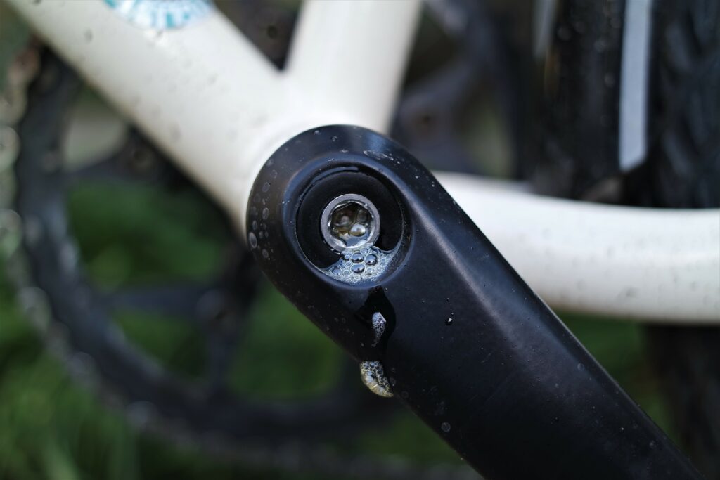 Green OIl eco spray crank bolts.JPG