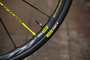 mavic_ksyrium_pro_ust_disc_wheel_set_-_rim_and_tyre.jpg