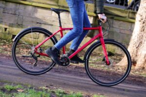 Merida Crossway Urban L 500 - riding 1.jpg