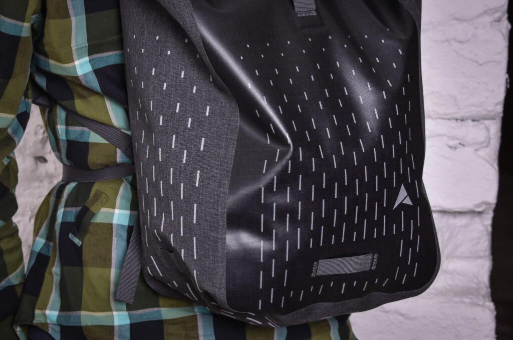 Altura Thunderstorm City 30 backpack-3.jpg