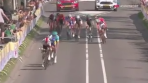 Amstel Gold Race 2019 finish via Europsort on Twitter.PNG
