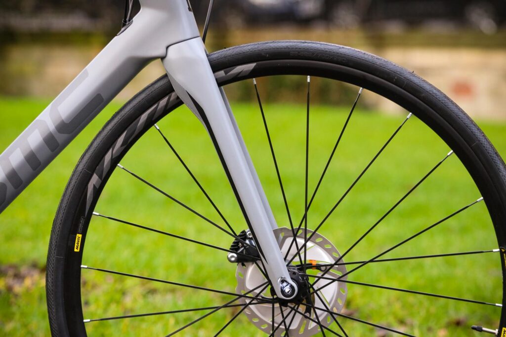 BMC Roadmachine 02 Two – fork.jpg
