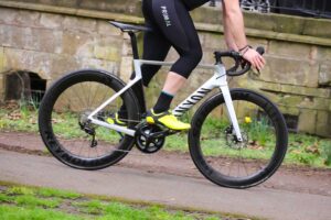 Canyon Aeroad CF SL 7.0 - riding 1.jpg