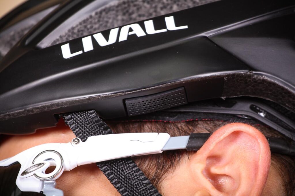 livall_bling_helmet_bh60se_-_speaker.jpg