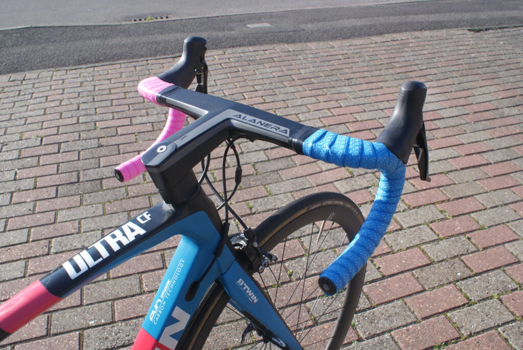 Oxford_Performance_Hnadlebar_Tape_Fitted_1.JPG