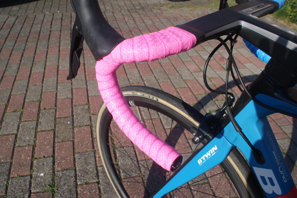 Oxford_Performance_Hnadlebar_Tape_Fitted_2.JPG