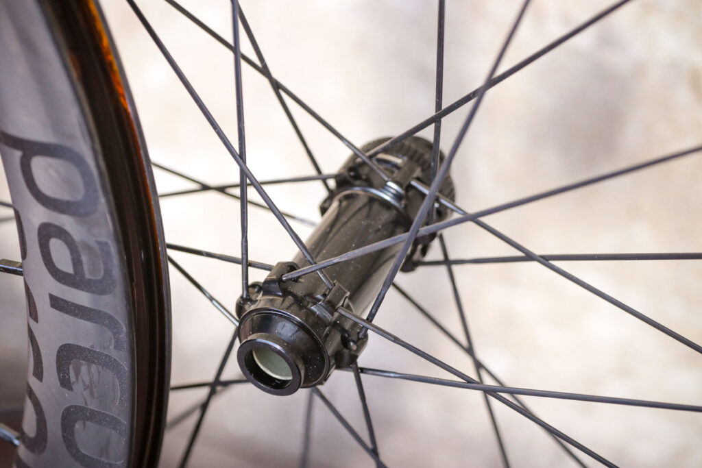 Parcours Grimpeur Disc wheelset – front hub 2.jpg