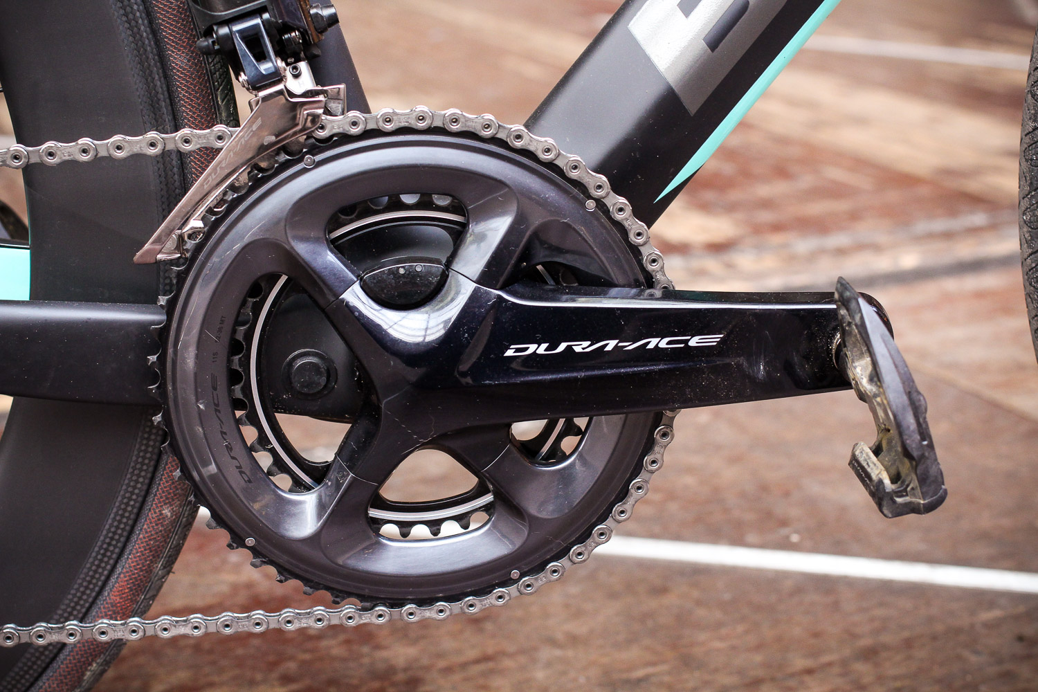 Shimano Dura-Ace R9150 Di2 – crank 1