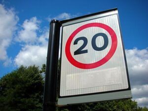 20 mph sign (CC BY-ND 2.0 licensed by Tony Hall:Flickr)
