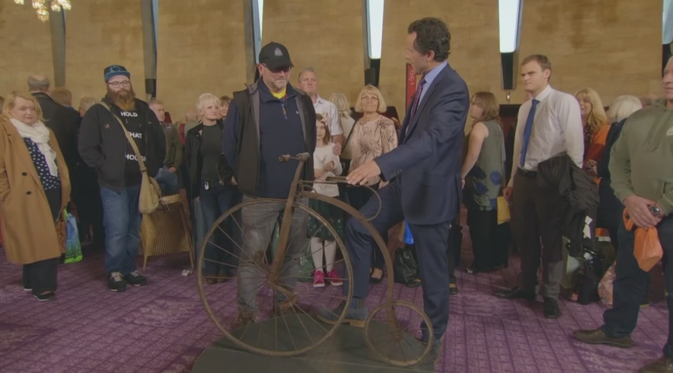 Child’s penny-farthing on Antiques Roadshow (picture credit BBC).PNG