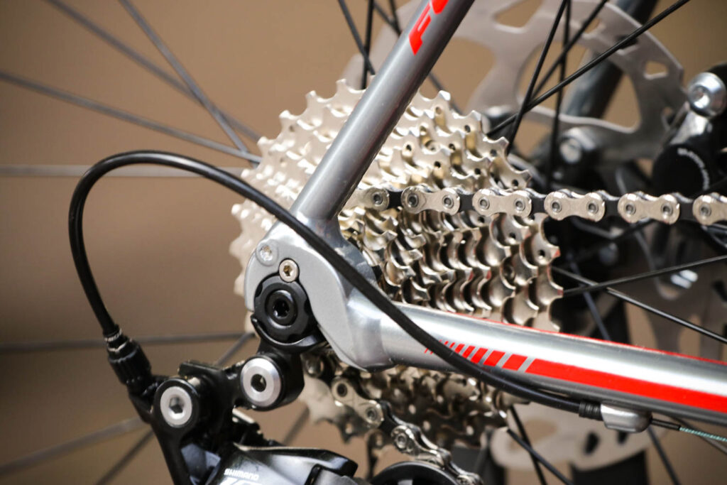 Fuji Roubaix 1.3 Disc – rear drop out.jpg