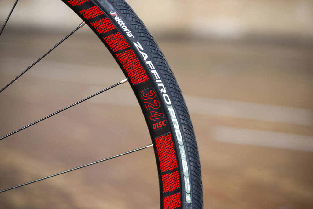 Fuji Roubaix 1.3 Disc – tyre.jpg