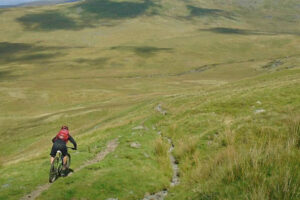 graham_descending_to_pont_scethin_gr638229 copy