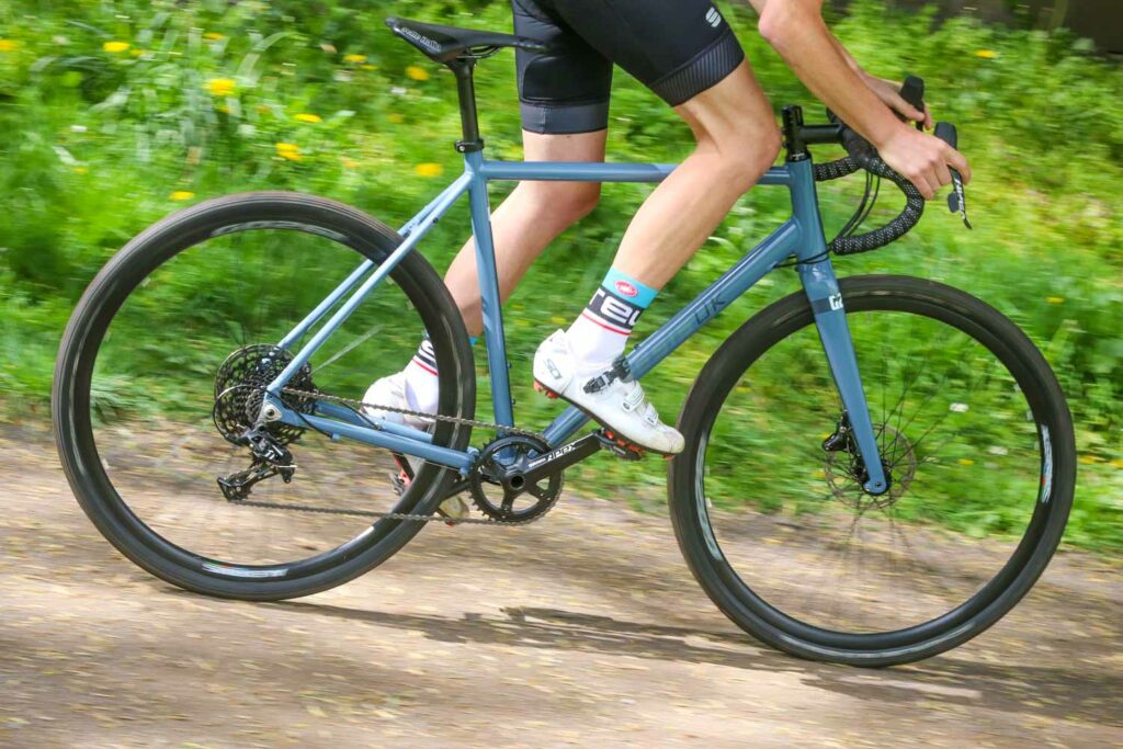 Kinesis G2 – riding 3.jpg