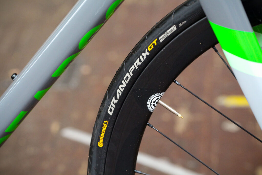 Pearson Hoopdriver Carbon Road Wheelset – valve.jpg