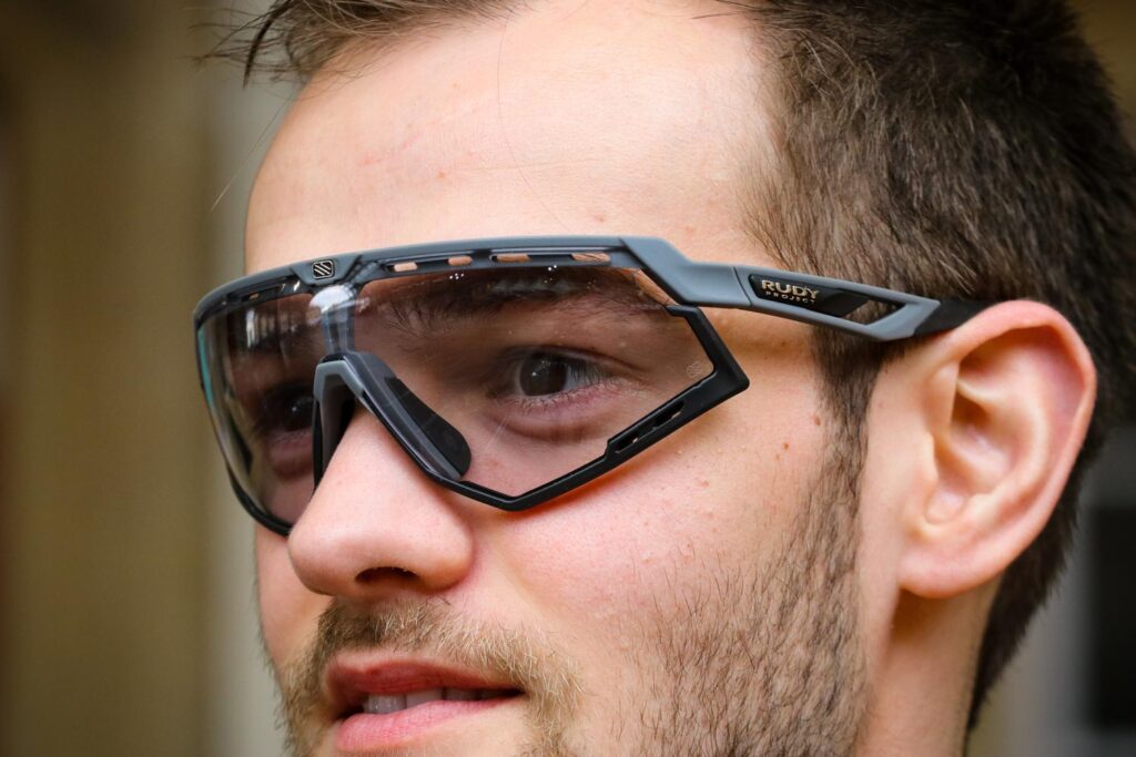 Rudy Project Defender ImpactX Photochromic 2 Black – worn