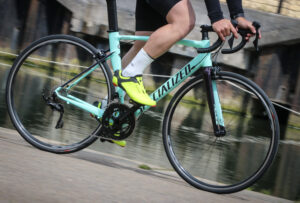 Specialized Allez Sprint Comp riding-1.jpg