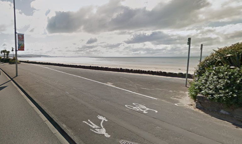 Swansea promenade cycle path (GoogleStreetView).PNG