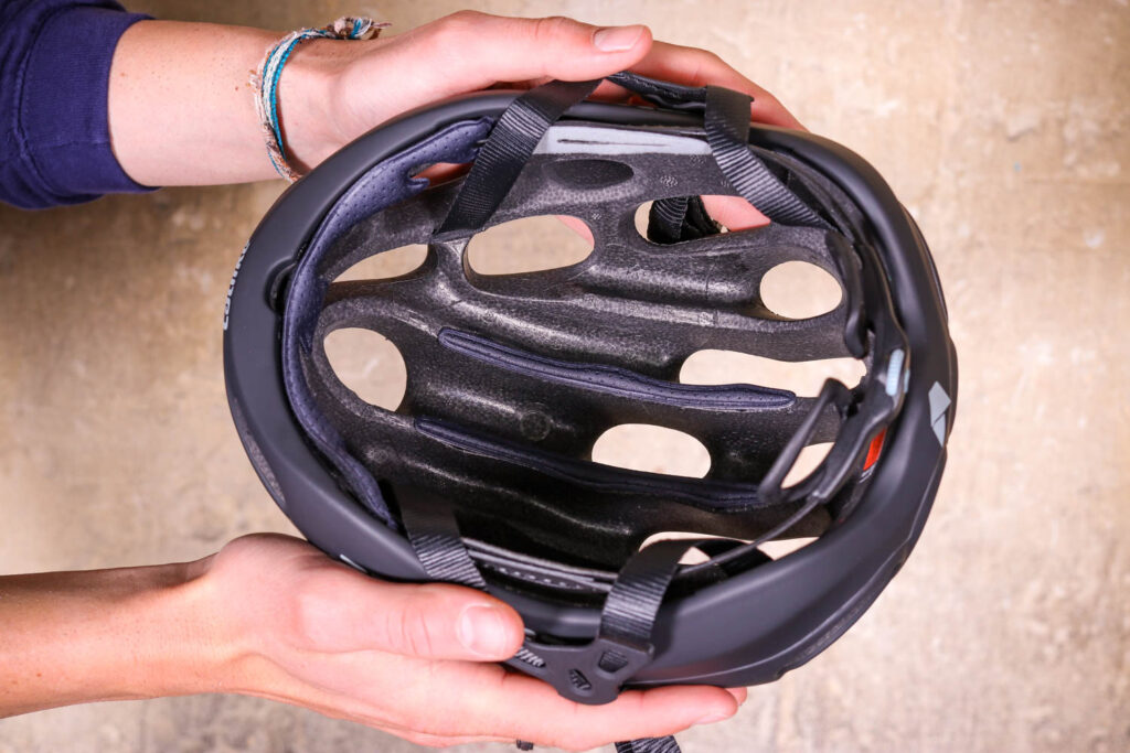 Catlike Kilauea Helmet – inside.jpg