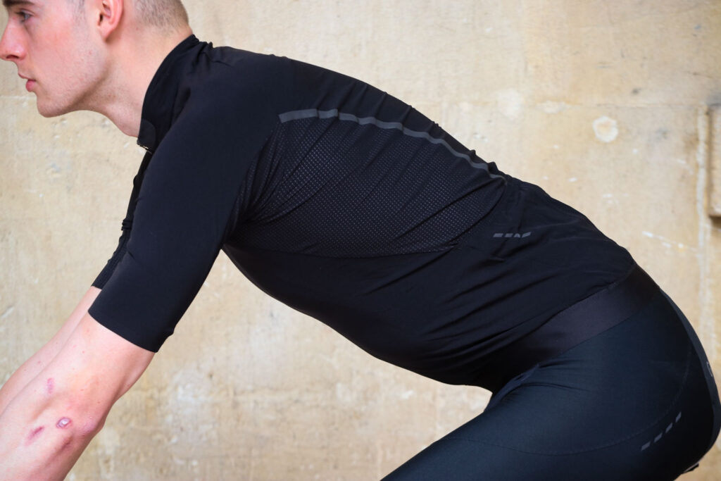 Gore C7 Race Jersey – riding.jpg