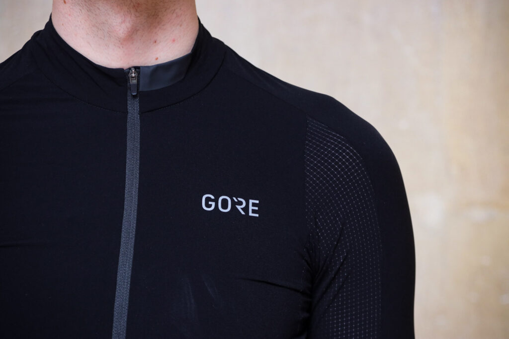 Gore C7 Race Jersey – shoulder.jpg