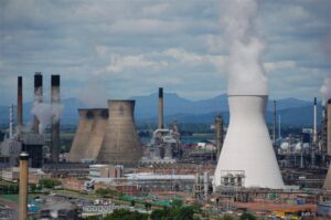 Ineos Grangemouth petrochemical plant (licensed CC BY-SA 2.0 on Wikimedia Commons by Paul McIlroy)