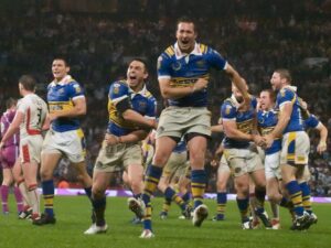 Leeds win the 2008 Super League Grand Final