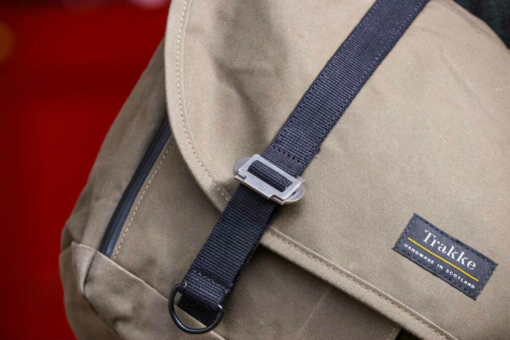 Trakke Wee Lug messenger bag – clip.jpg