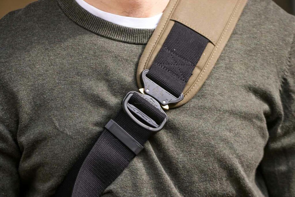 Trakke Wee Lug messenger bag – strap clip.jpg