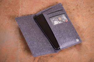 Zilfer Active Proof Phone Wallet.jpg
