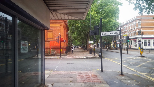Chiswick High Road junction with Duke’s Avenue