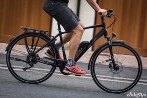 Raleigh Motus Grand Tour riding-4