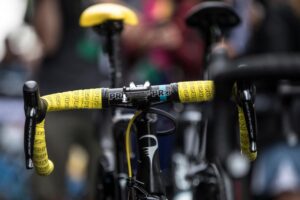 shimano-pro-bar-tape-yellow-tdf2017-roosenboom2139