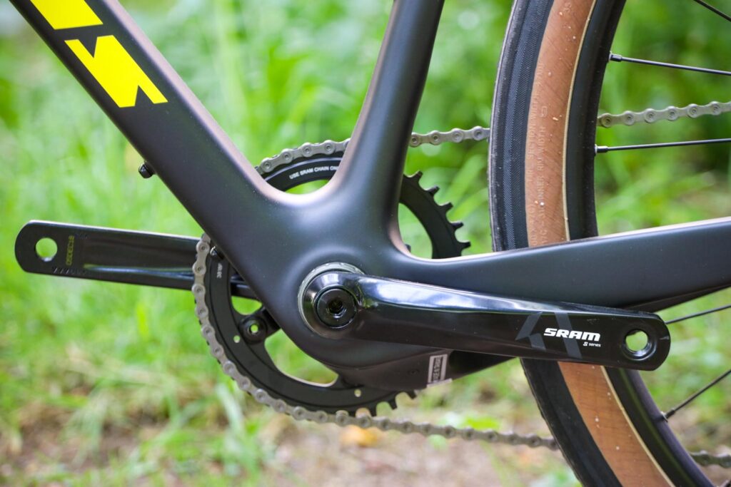 Vitus Substance CRX – bottom bracket.jpg
