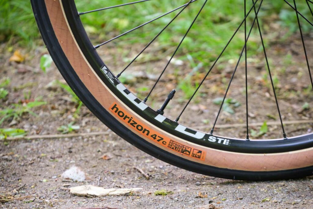 Vitus Substance CRX – tyre amd rim.jpg