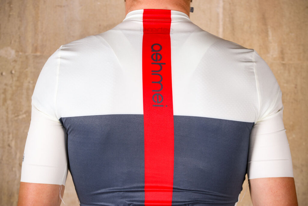 ashmei Mens Breton Cycle Jersey – shoulders.jpg
