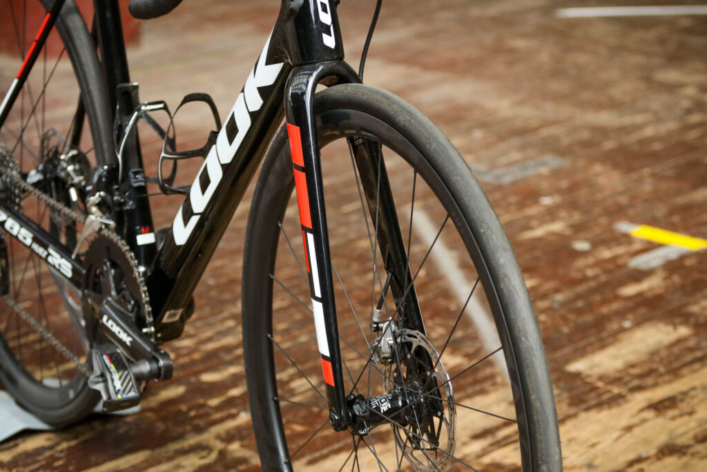 Look 785 Huez RS Disc &ndash; fork from front.jpg
