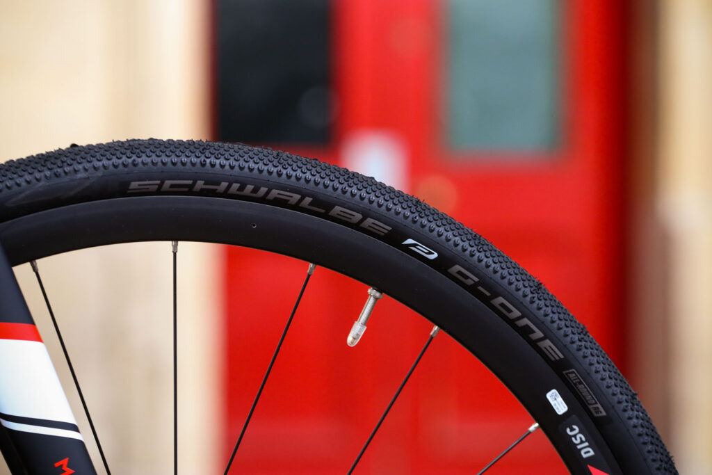 Merlin GX-01 Shimano 105 – tyre.jpg