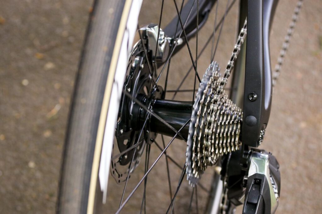 Ribble Endurance SL R Series Disc – rear hub.jpg