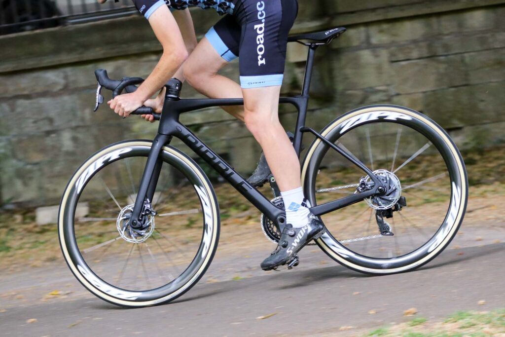 Ribble Endurance SL R Series Disc – riding 2.jpg