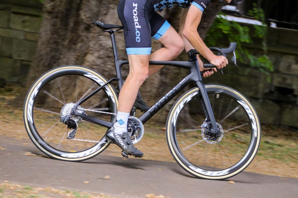 Ribble Endurance SL R Series Disc – riding 3.jpg