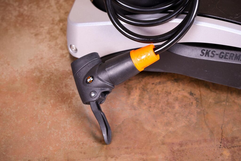 SKS Germany Airstep Foot Pump – valve head.jpg
