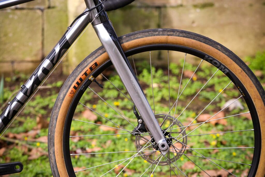 Cotic Escapade – fork.jpg