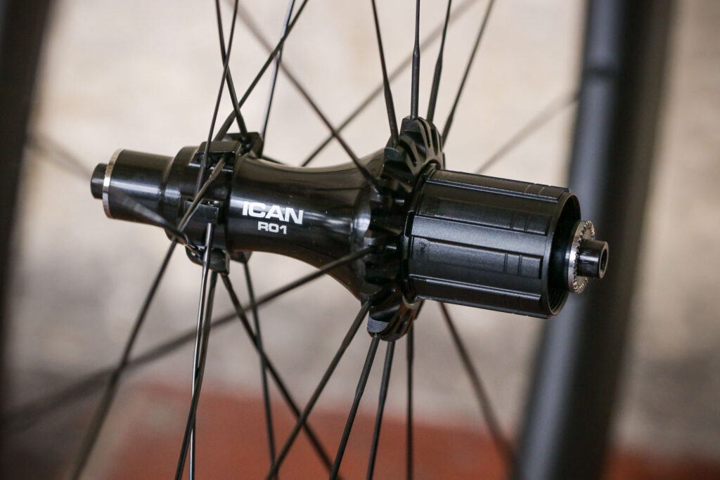 Ican Aero 50 wheelset &ndash; rear hub.jpg