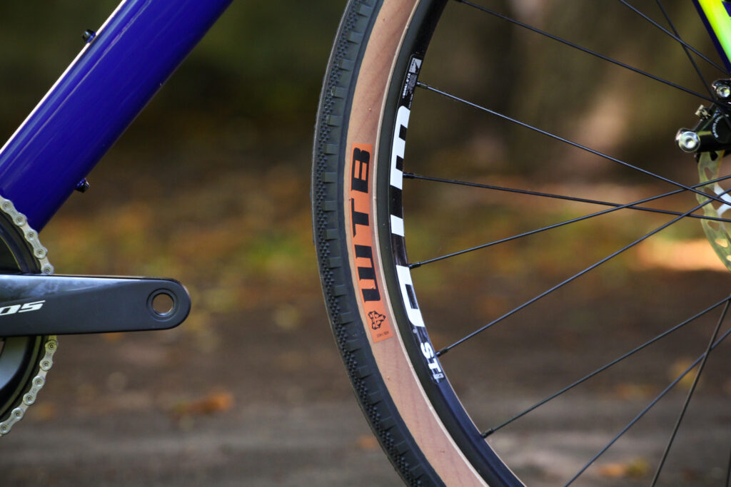 Salsa Warroad – tyre and rim.jpg