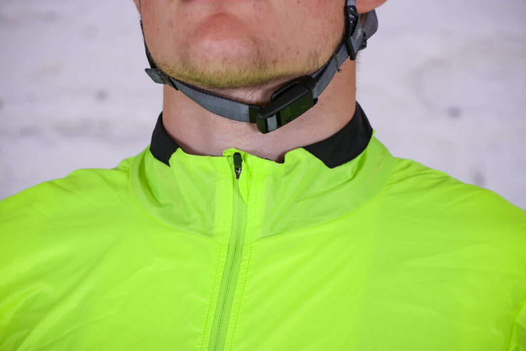 Van Rysel RC 500 Ultralight Windproof Cycling Jacket – collar.jpg