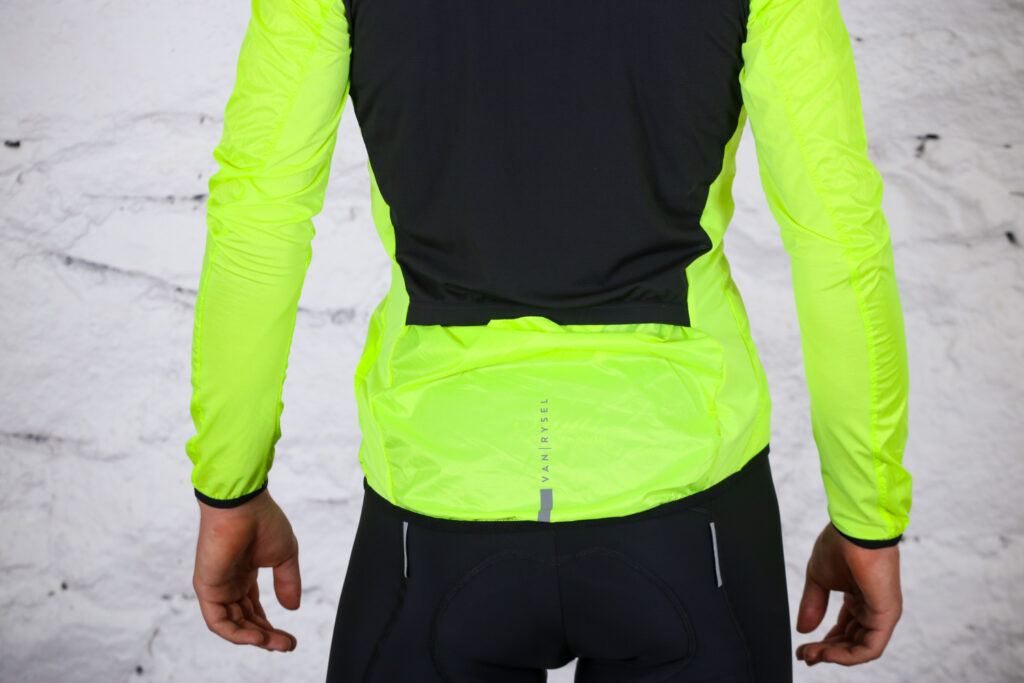 Van Rysel RC 500 Ultralight Windproof Cycling Jacket – tail.jpg