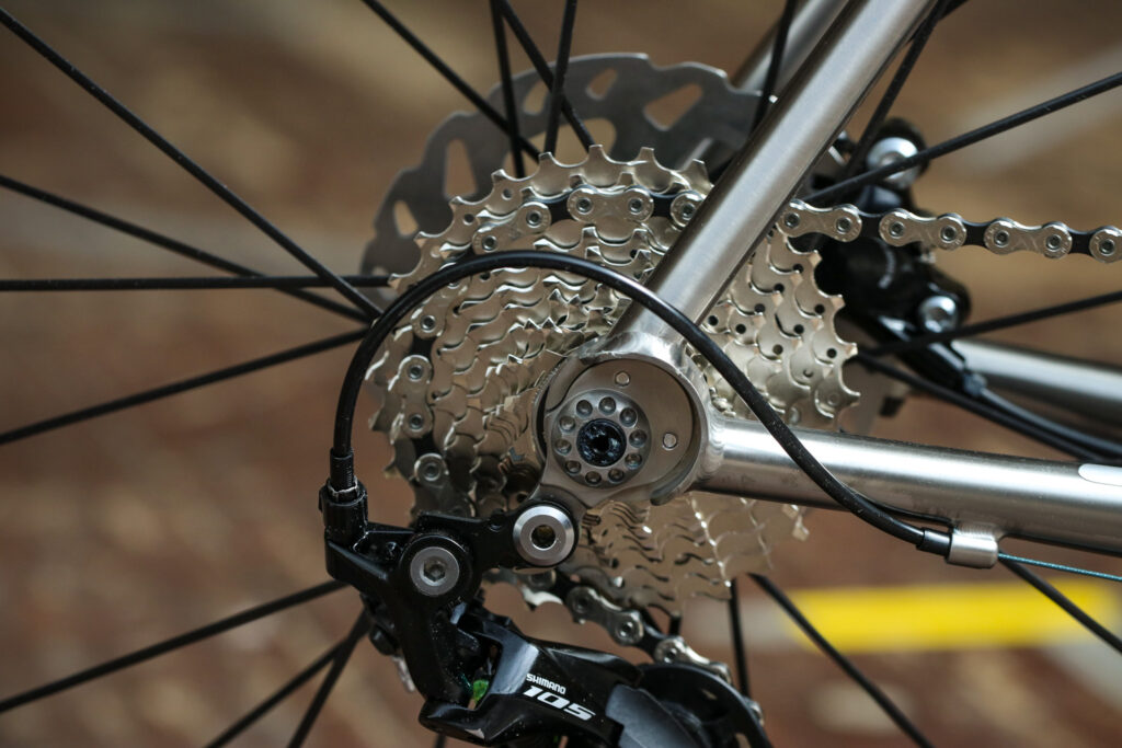 J Guillem Major – rear drop out.jpg