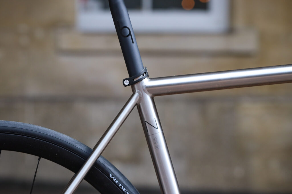 J Guillem Major – seat post junction.jpg
